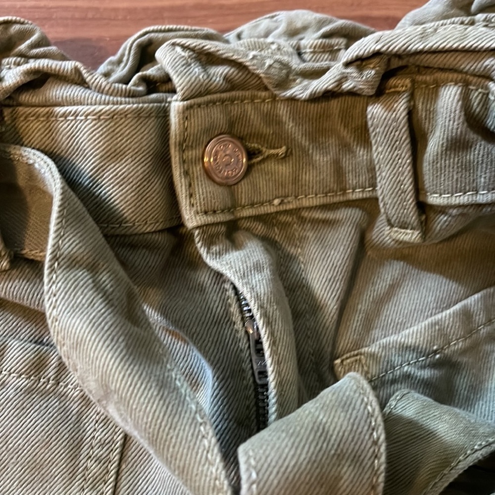 Zara Green Khaki Shorts - Picture 6 of 9